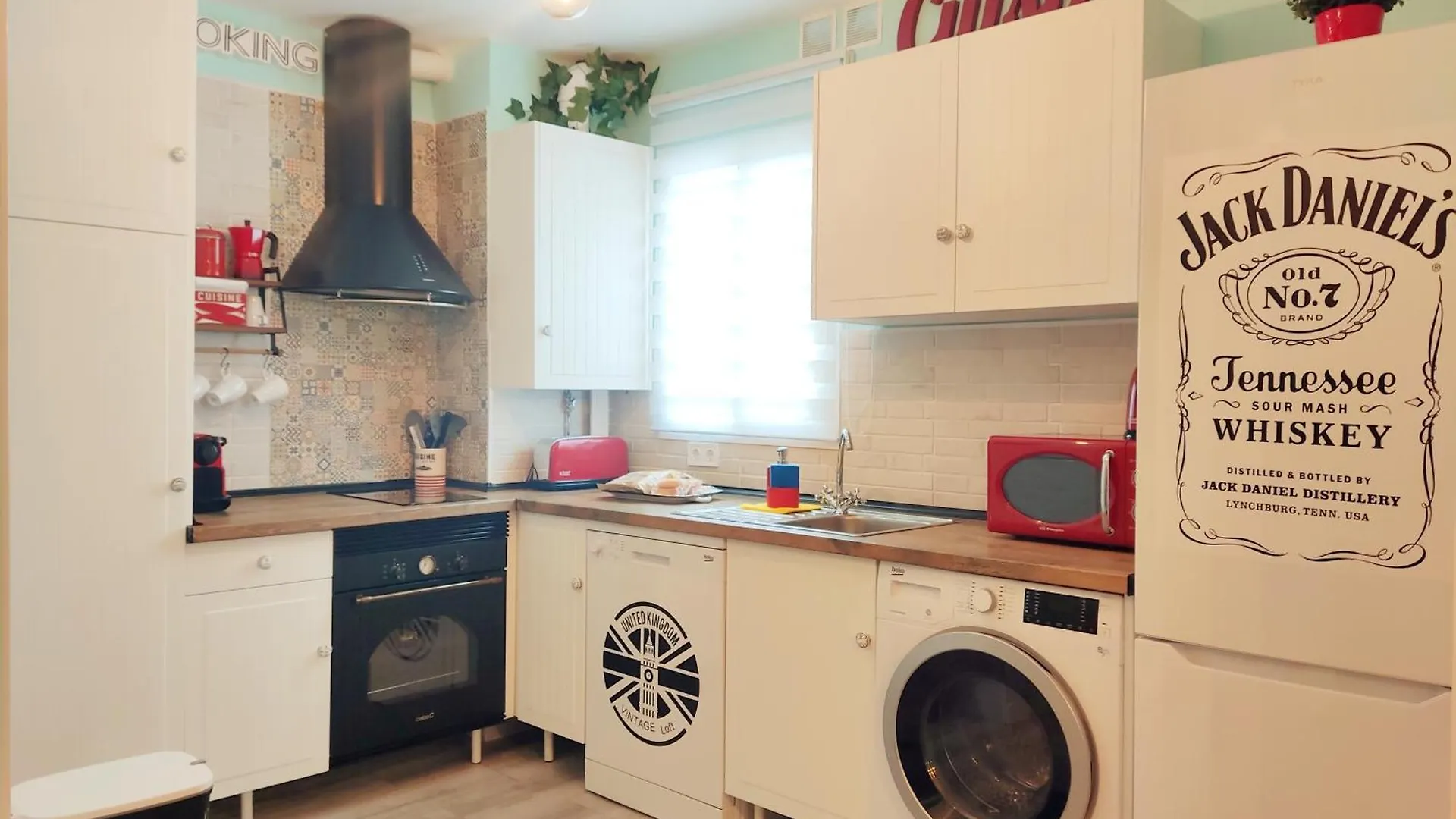 80S Loft Vintage 15' Malaga Airport Free Guest Parking Apartment Alhaurin de la Torre Spain