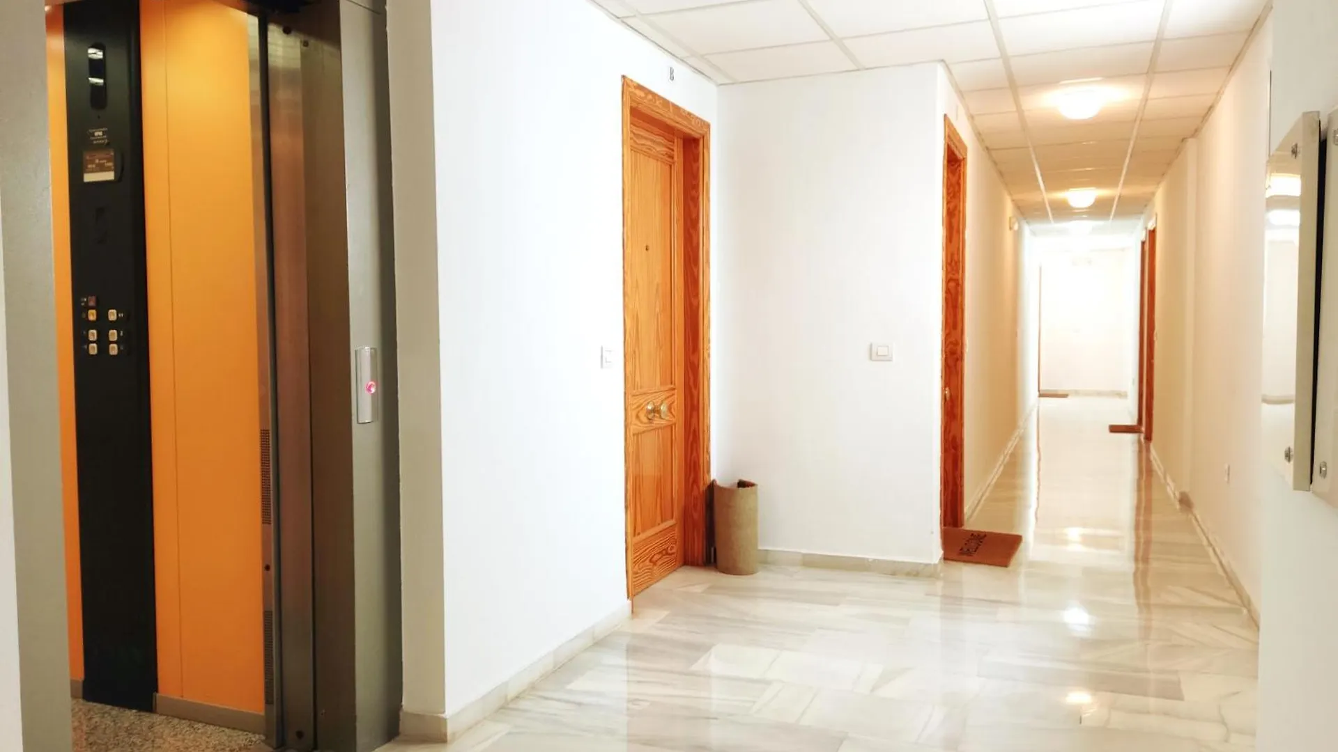 Ferienwohnung 80S Loft Vintage 15' Malaga Airport Free Guest Parking Alhaurín de la Torre Spanien