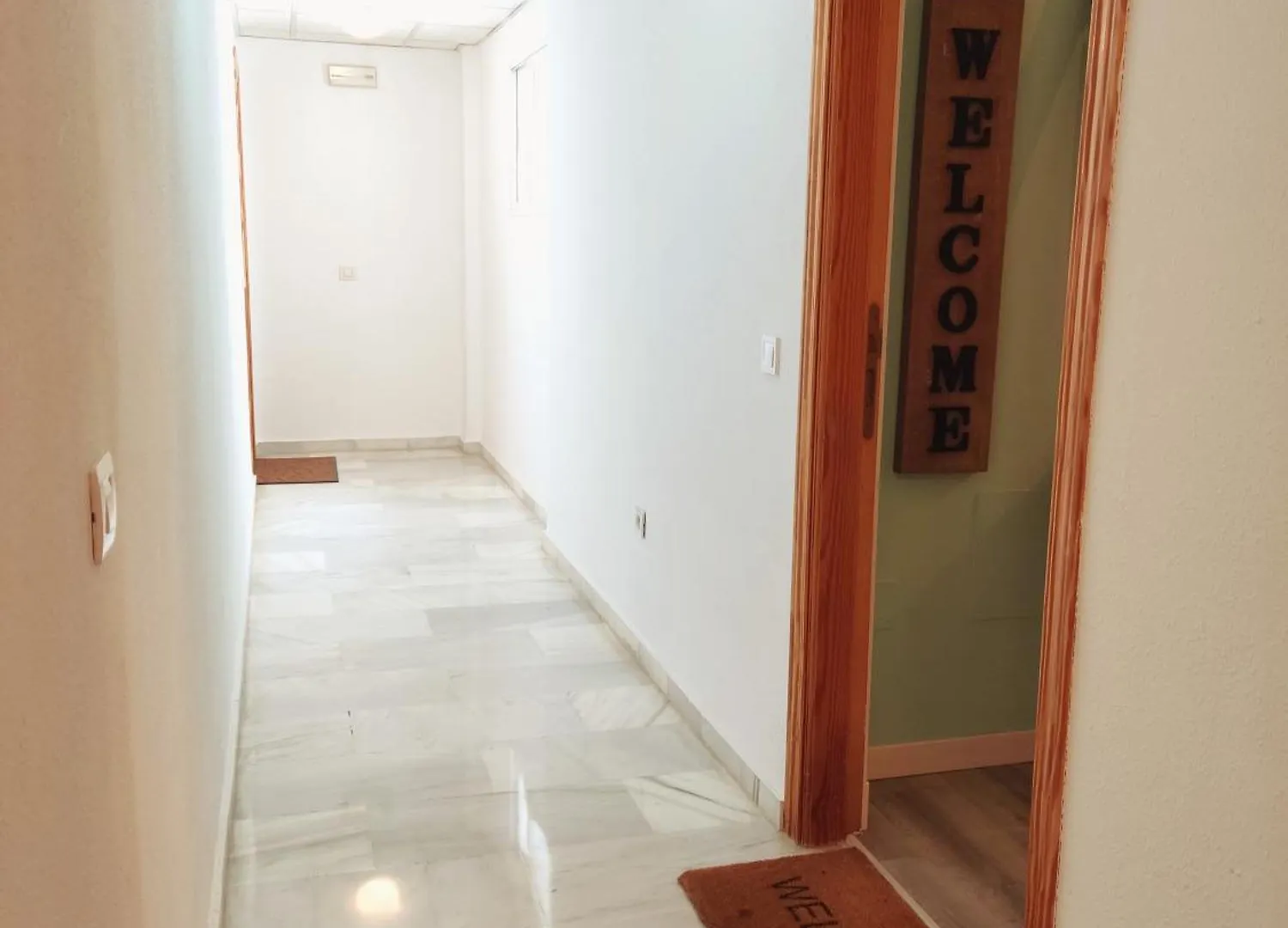 公寓 阿尔豪林德拉托里80S Loft Vintage 15' Malaga Airport Free Guest Parking公寓